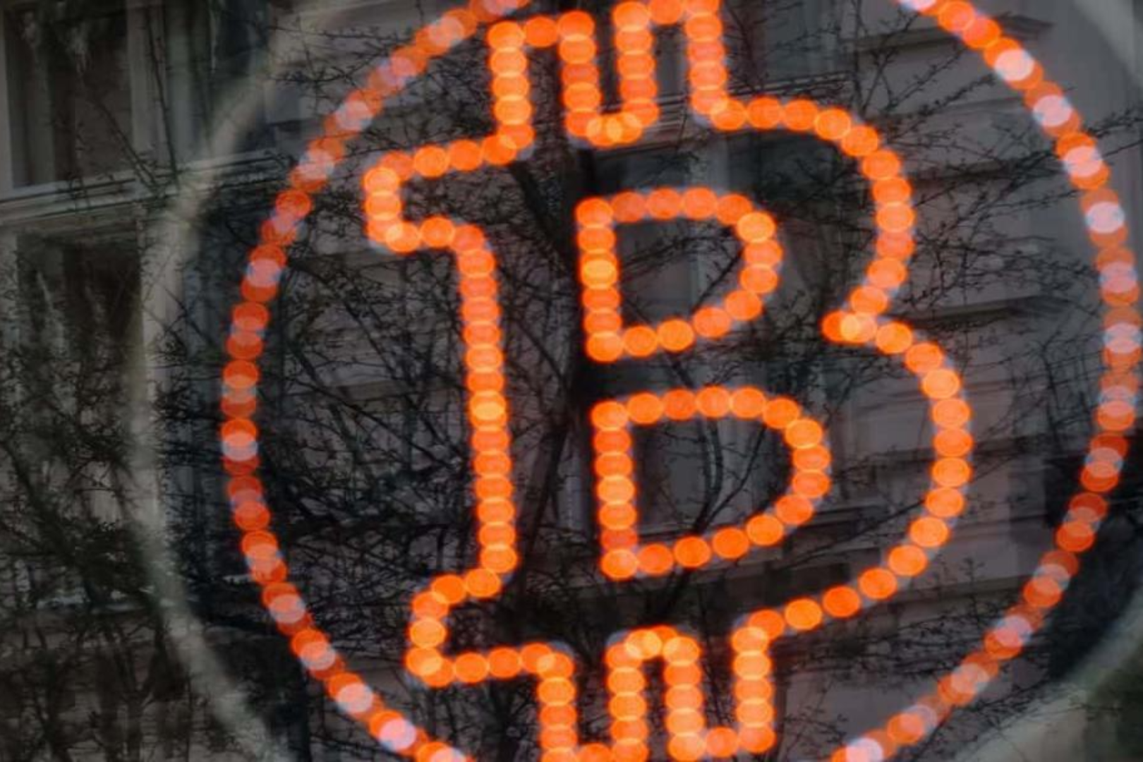 混乱から同時下落へ：仮想通貨と株式の連動は岐路に立つ