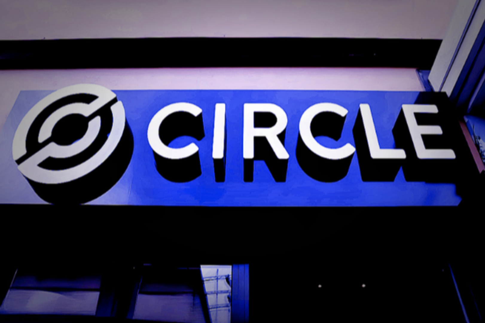 Debate between bulls and bears: Is CRCL, the leading stablecoin, worth buying?