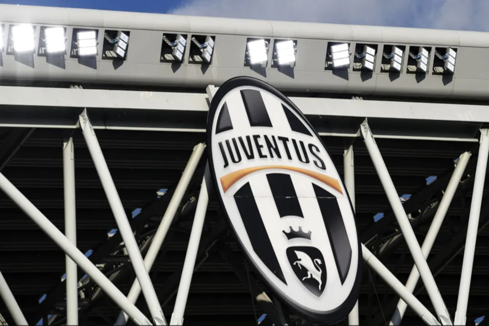 Cryptocurrency money printing machine seeks to acquire Juventus: A battle between old and new money in Europe.