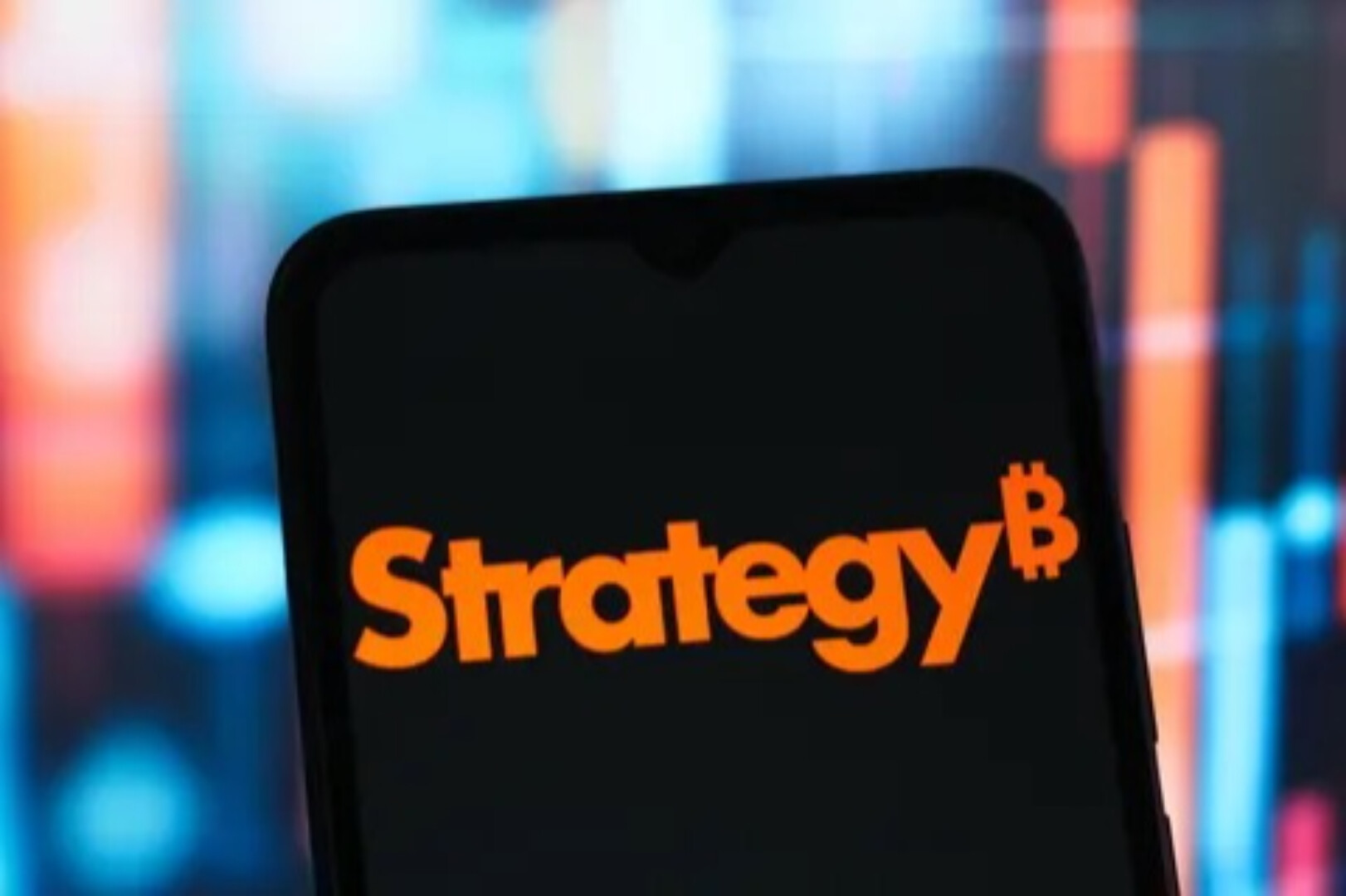 Buy the dip or wait and see on MSTR? Three key questions you must know about Strategy