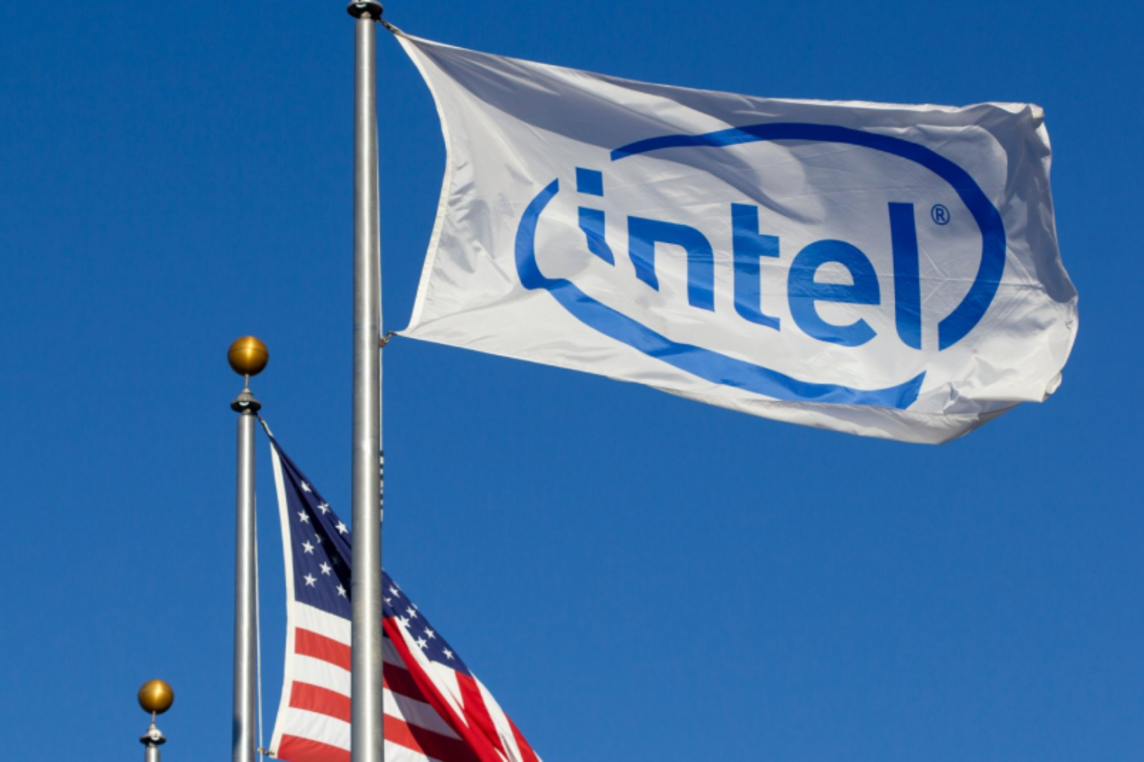 英特尔「生死线」时刻：在 ICU 门前，陈立武如何清算遗产并开启自救？