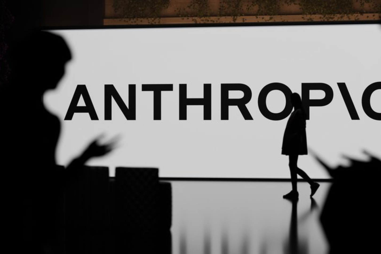 ペンタゴンの最後通告：Anthropicの72時間の生死の危機