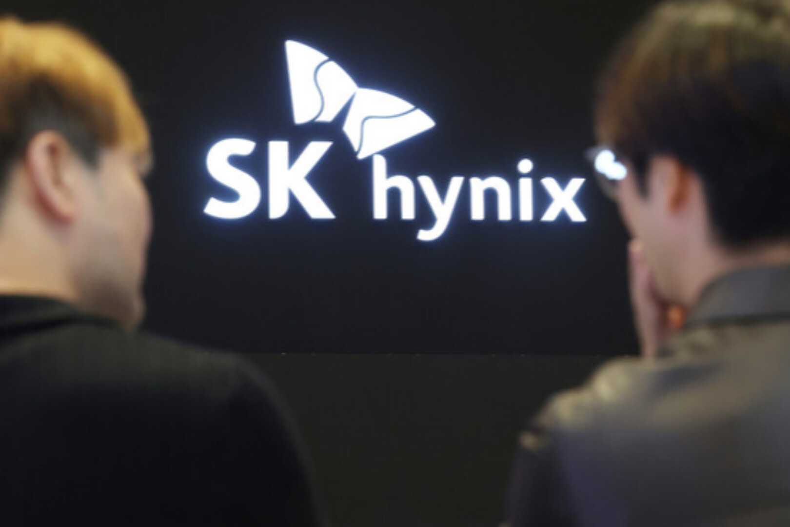 通宵炒幣的韓國年輕人,一頭扎進三星海力士