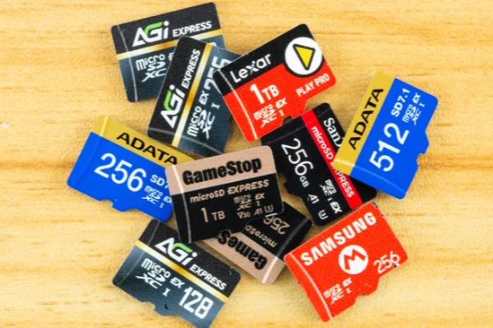 4 달은 가격을 두배로 합니다. 더 이상 메모리 카드가 올라가는 방법