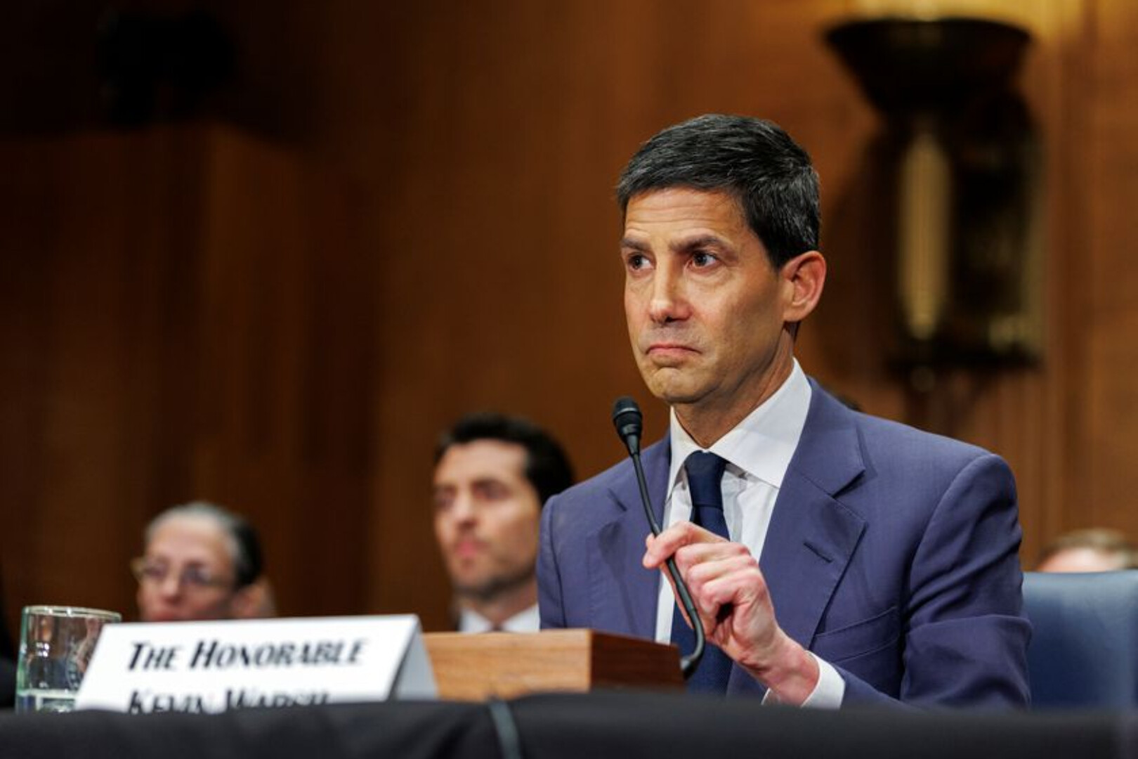 Warsh đưa ra tuyên bố mạnh mẽ trong phiên điều trần: Ông sẽ không bao giờ trở thành “con rối” của Trump và thề sẽ duy trì sự độc lập của Cục Dự trữ Liên bang