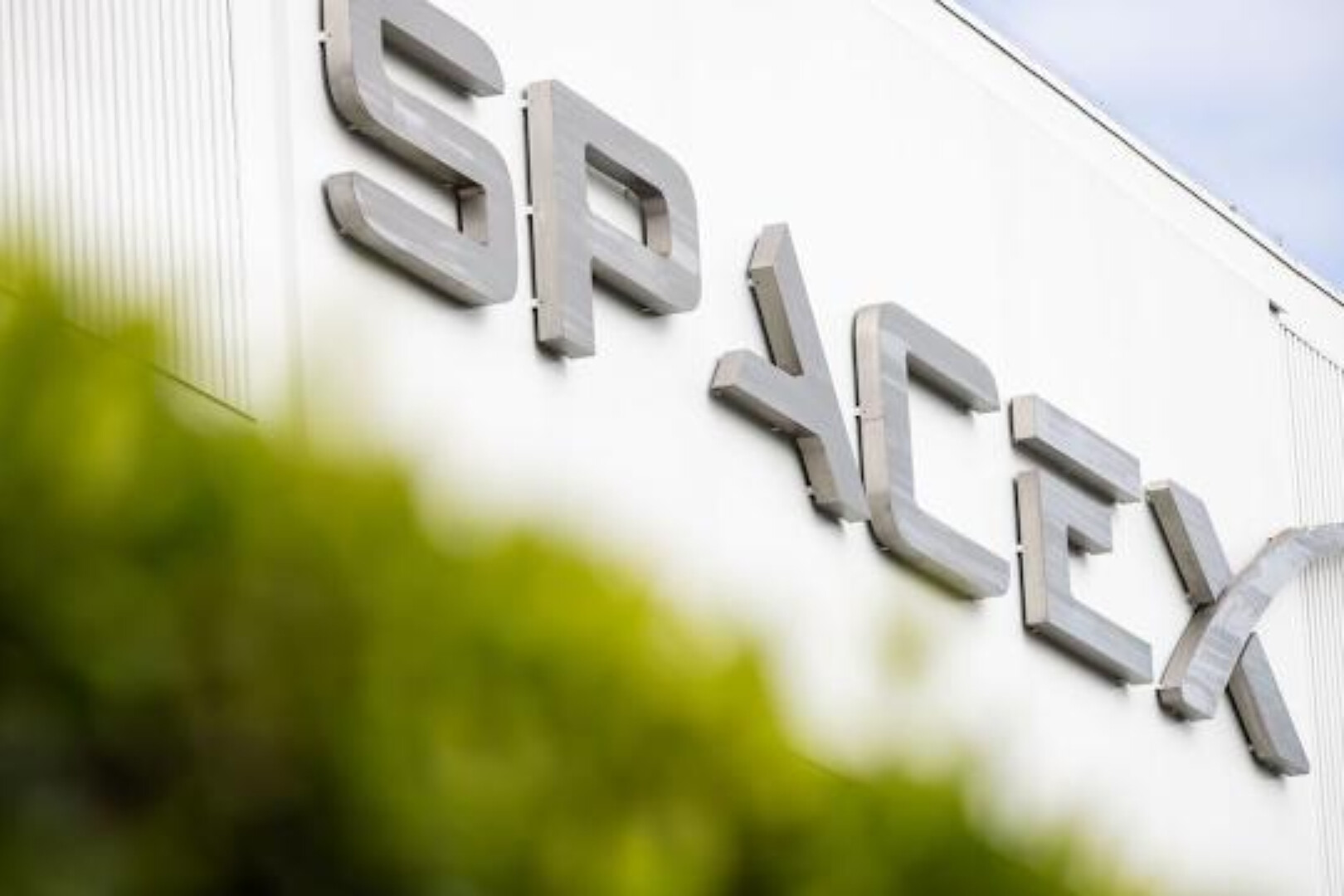 SpaceX Market Debut Collides with World Cup Crowds