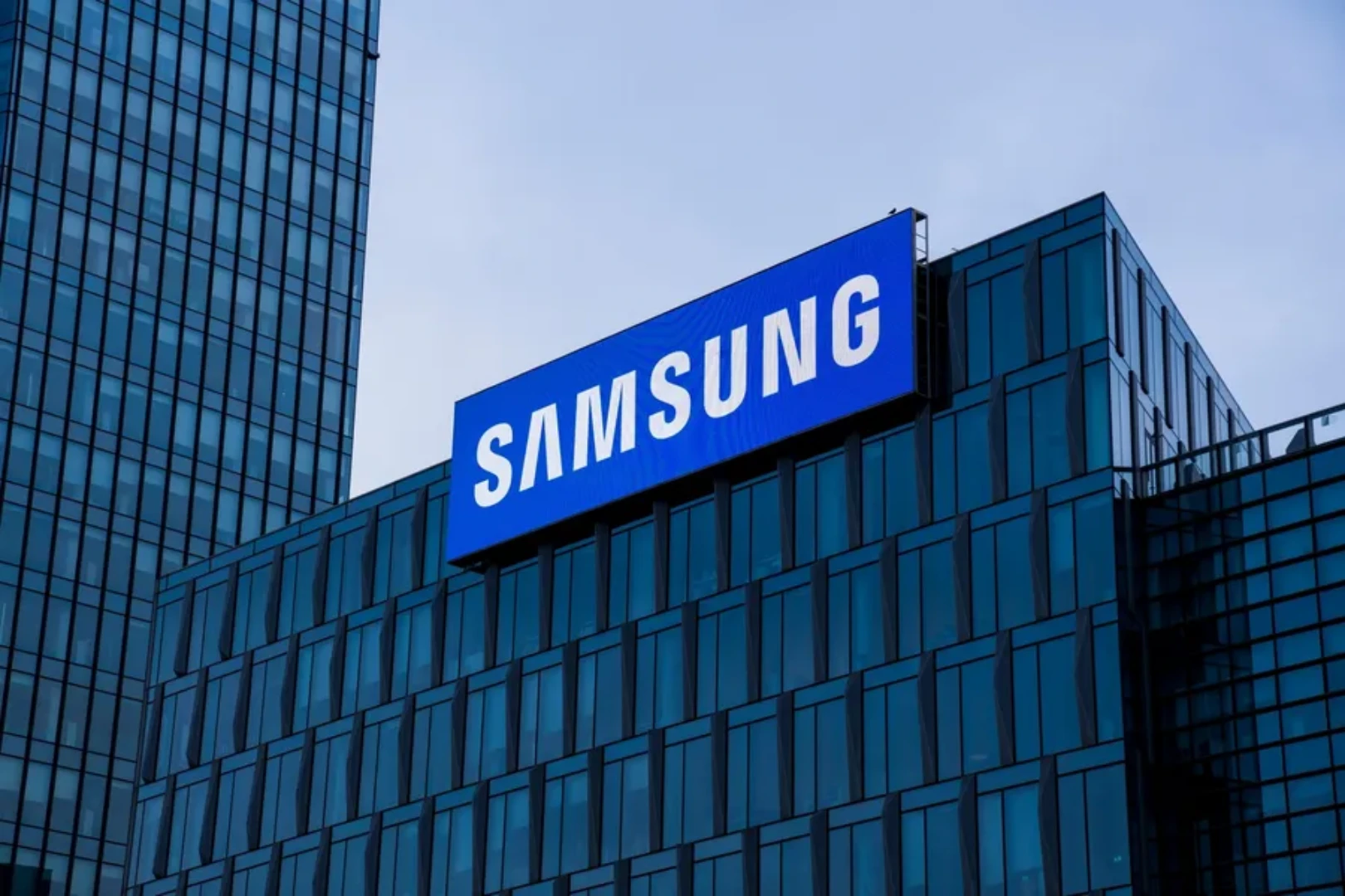 Samsung's first shot. The Korean moneylords are "collective."