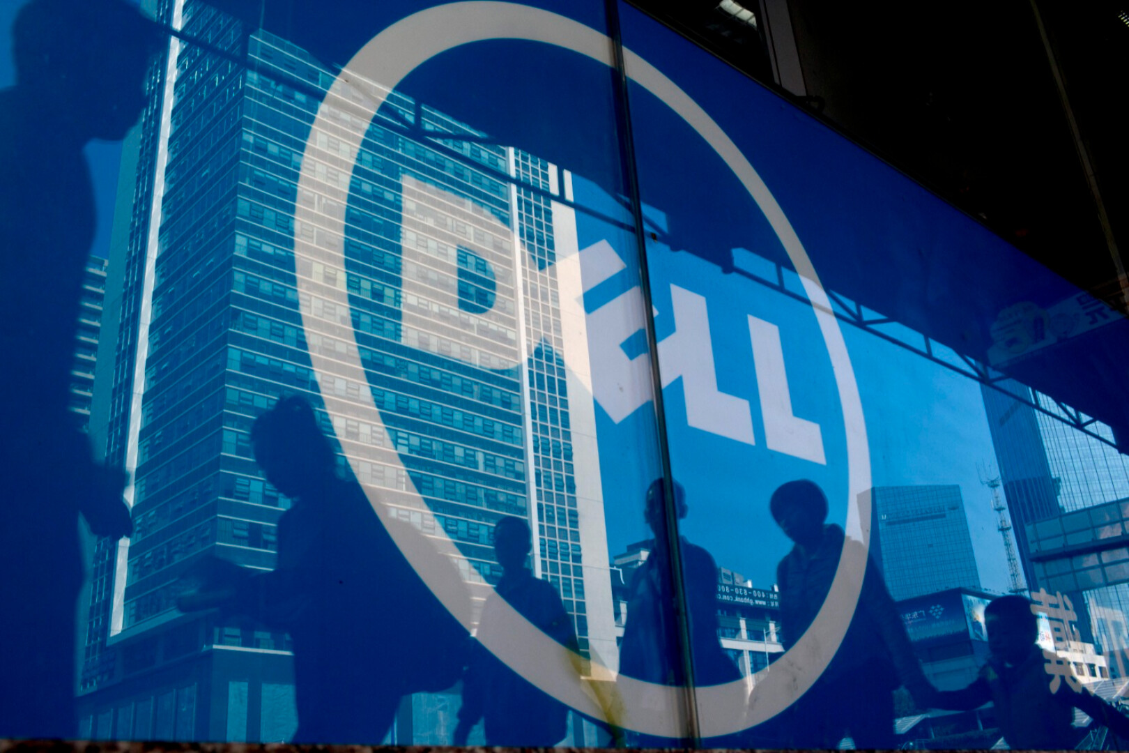 DALE'S "DUAL REVEALING": THE POLITICAL NARRATIVE OF AN OLD SERVER