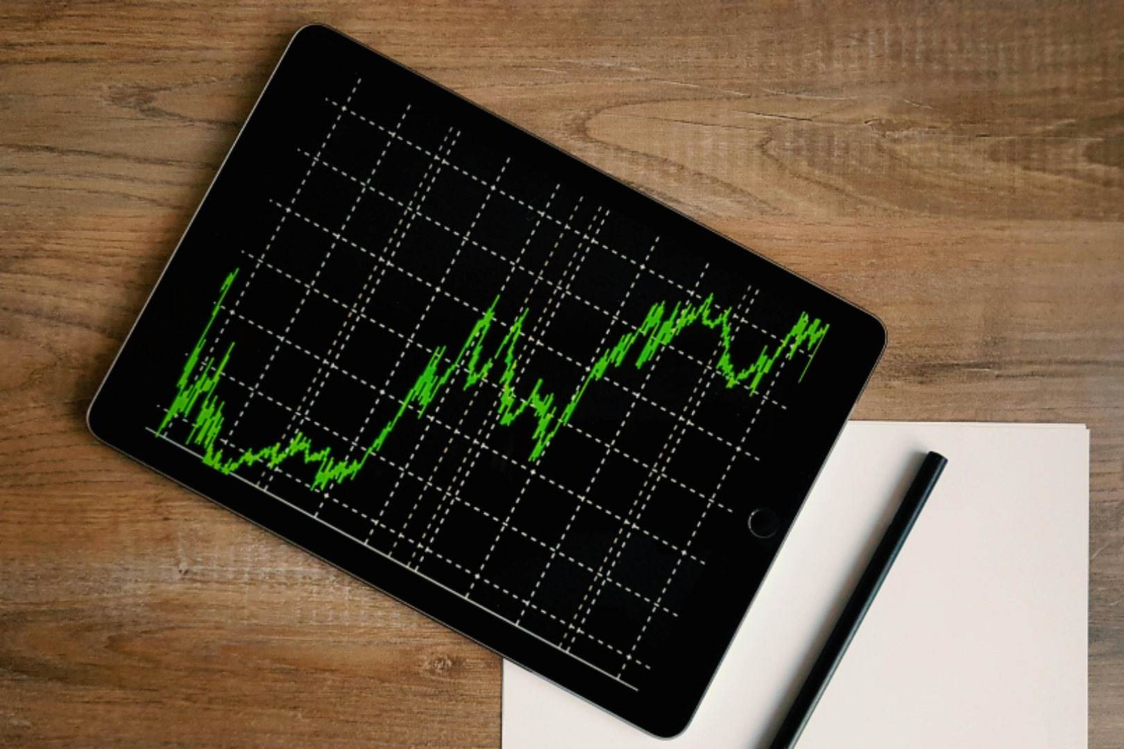 Oracle's Earnings Report Revealed: With AI Cloud Orders Exploding, Where Will the Money Come From?