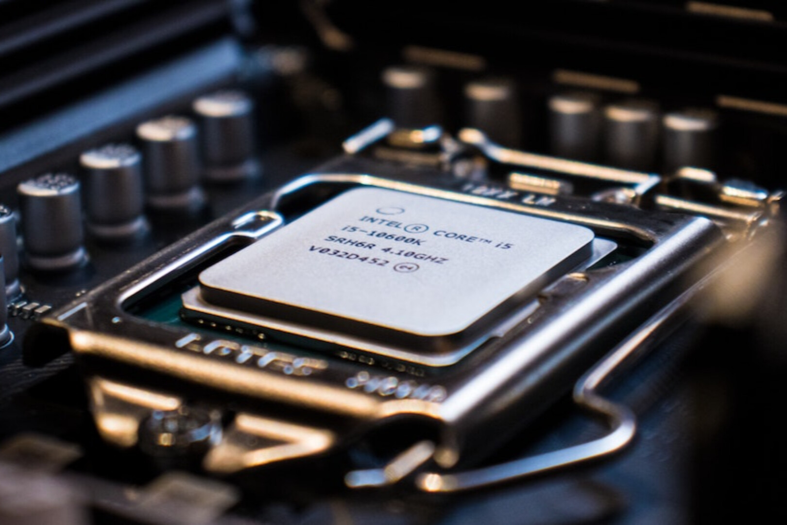 The logic of calculus investment has changed: Bernstein looks at the revival of the CPU and the target price of sealight information has been significantly improved