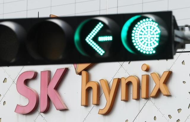 SK Hynix reports record pre-tax profit of 122 trillion won, corporate tax expense reaches 28.7 trillion won | Asia Daily