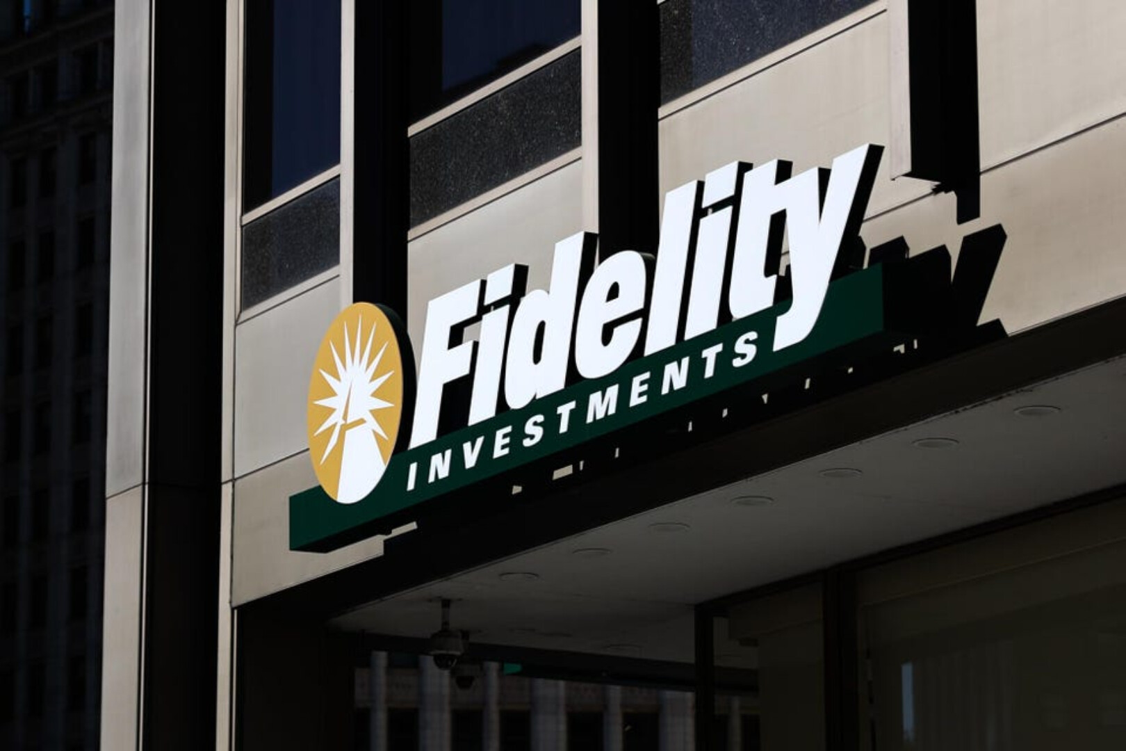富达押注ETH质押分红,小型以太坊ETF面临生死局