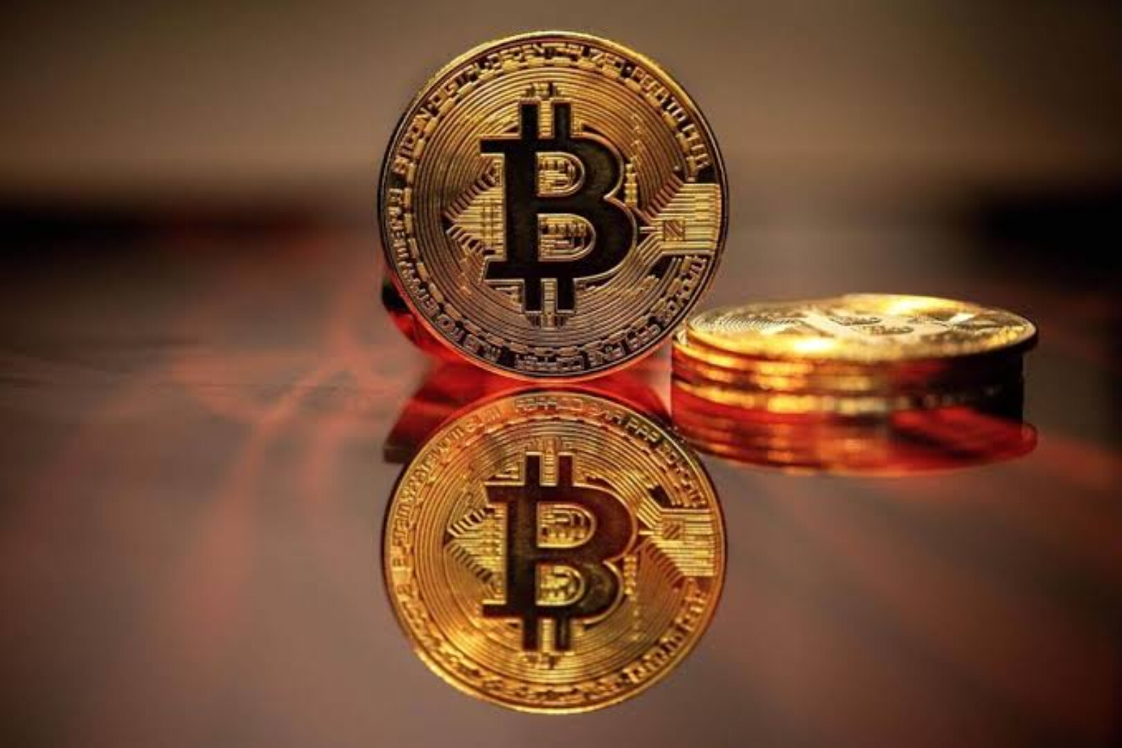 Bitcoin Hits an $83K 'Cost Wall': Sell Pressure Falls to a New Low for the Year, While Short Fuel Thickens
